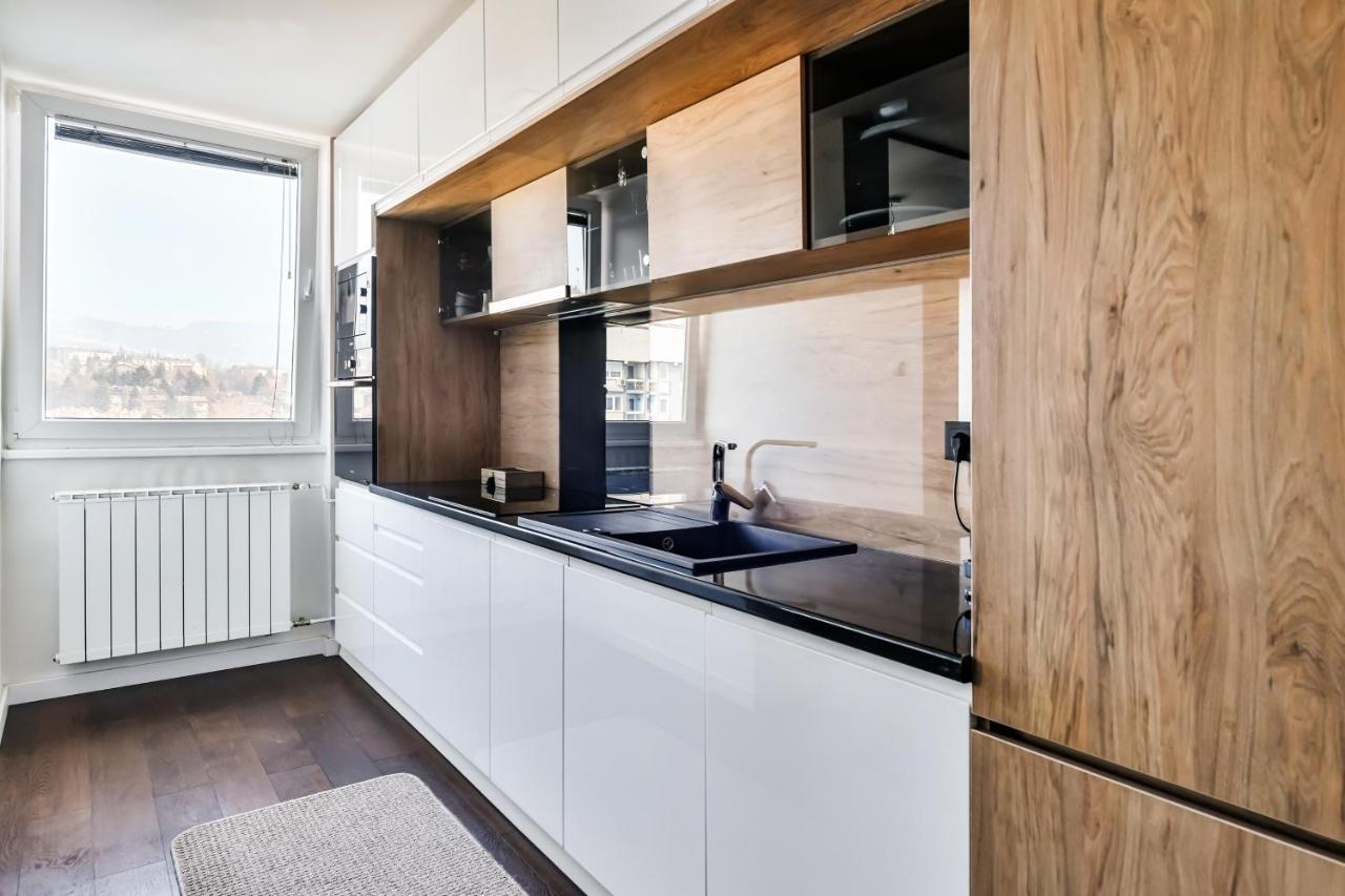 2 Bedroom Penthouse In City Center, Free Parking Sarajevo Exterior photo