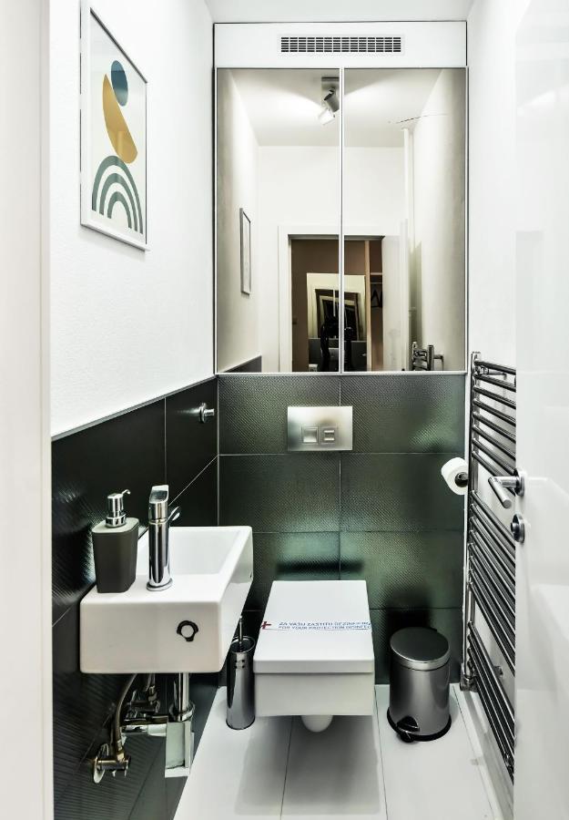 2 Bedroom Penthouse In City Center, Free Parking Sarajevo Exterior photo